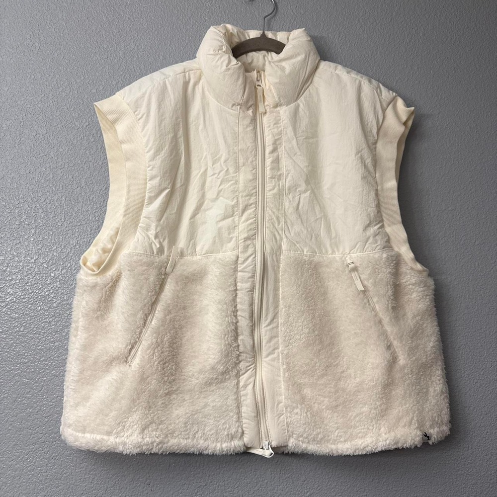 Joy Lab Women's High Pile and Quilted Boxy Fit Vest